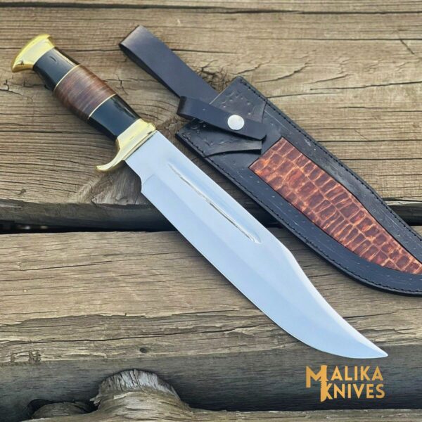 Crocodile Dundee Knife - A rugged and versatile knife with a stainless steel blade, ergonomic handle, and custom leather sheath. Perfect for outdoor adventures, survival situations, and everyday tasks.