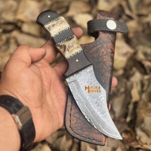 “Exceptional Damascus Steel Skinner Knife with Genuine Stag Horn Handle – Ultimate Precision for Hunting and Outdoor Enthusiasts-0040