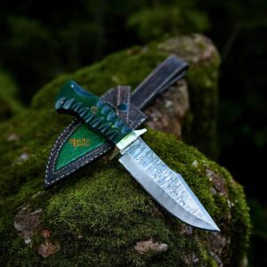 Stainless Steel Damascus Blade Handmade Hunting Bowie Knife with a G10 green handle, brass guard, and custom leather sheath. Perfect for collectors and outdoor enthusiasts