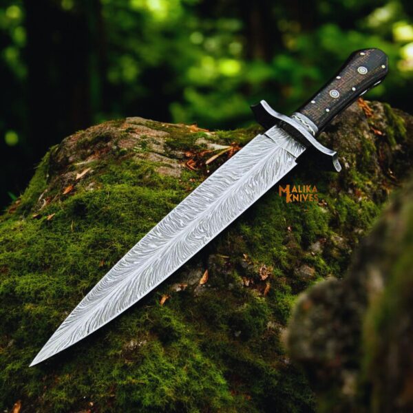 Damascus Feather pattern bowie knife